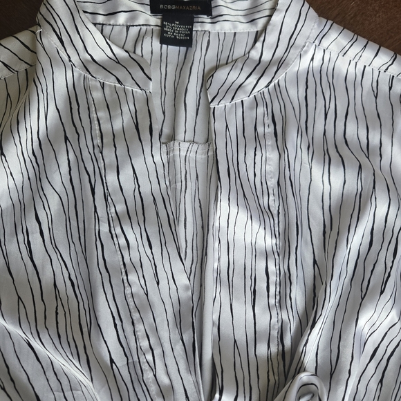 BCBG Maxazria Striped White and Black Women's Top. Size M - Picture 5 of 10